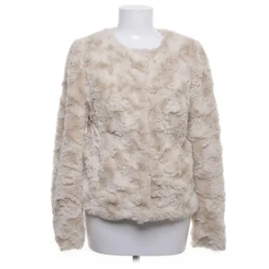 Beige pälsjacka - Mysig beige pälsjacka