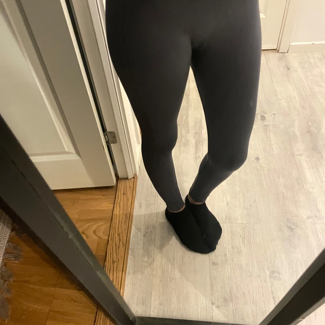 Grå leggings från DOM