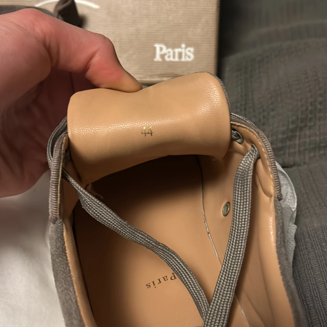 Grå sneakers från Christian Louboutin - 92