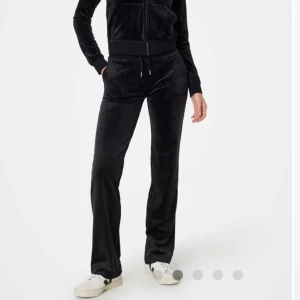 Juicy couture mjukisbyxor  - Del Ray Classic Velour Pant. 