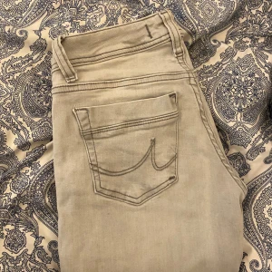LTB Jeans - Jättesnygga jeans från LTB, dom är lågmidjade och flared/bootcut