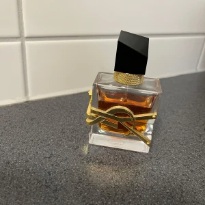 Yves Saint Laurent parfym - En parfym från Yves Saint Laurent ”libre intense” Använd.