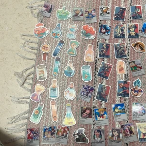 Anime stickers  - 5 stycken som du väljer- 11 5 stycken mystery- 9 10 stycken du väljer- 21 10 stycken mystery-19 Mer än 10- prata med mig