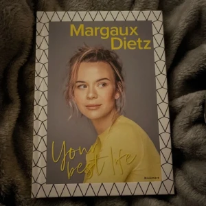Bok - Margaux Dietz - Bok - endast stått i en hylla 