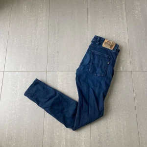 Replay Anbass Jeans  - Säljer nu dessa blå replay Anbass jeans, skriv för fler bilder/frågor🙌🏼