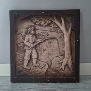 Tavla - En gammal tavla i gips, 32,5 X 34 cm