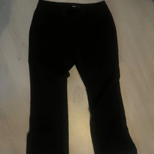 PW Vera Petite Bikbok Kostymbyxor - Nyskick , inga tecken på användning. Relistade pga för små. Lågmidjade!