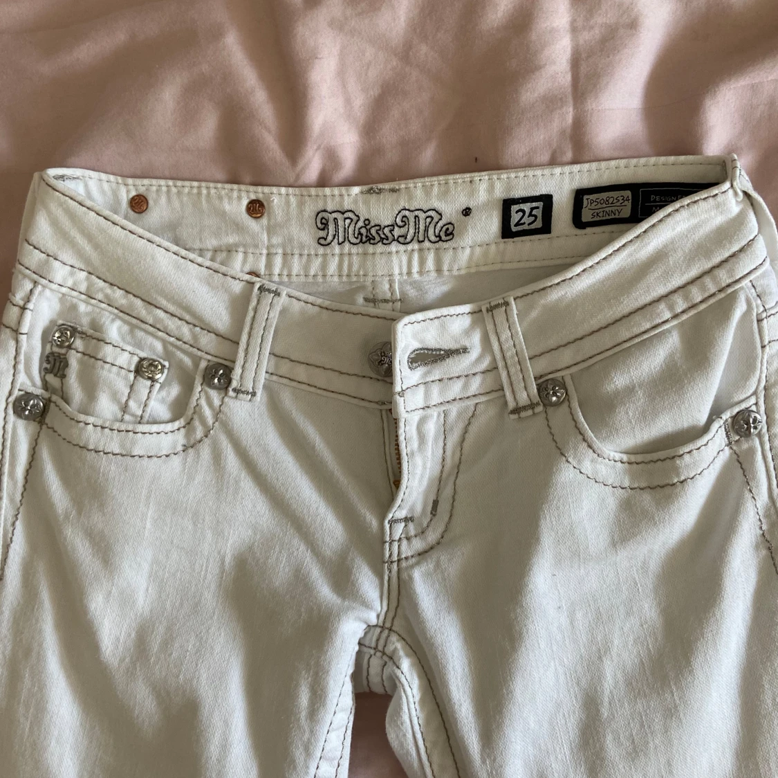 Vita jeans från Miss Me - 92