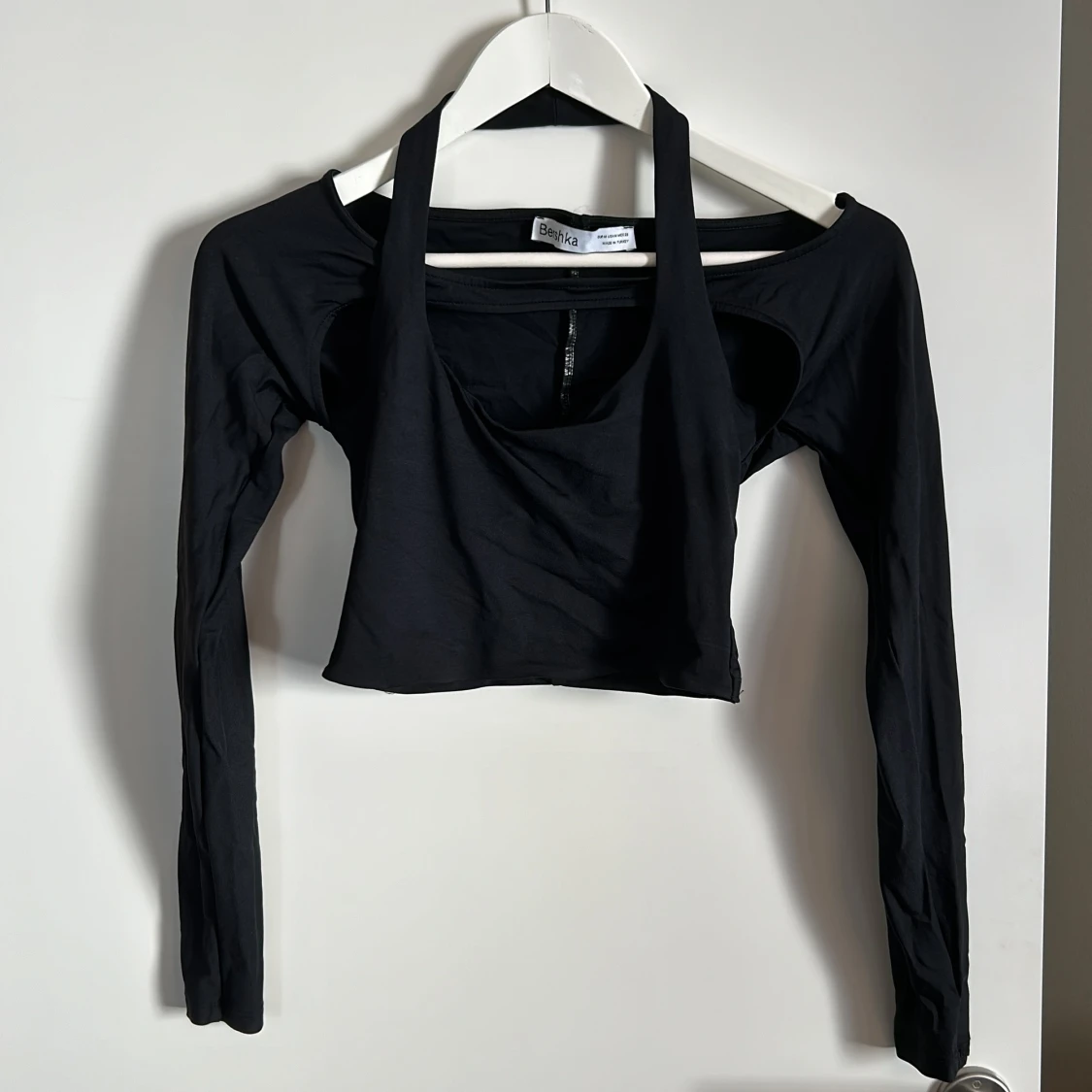 Svart croppad topp från Bershka