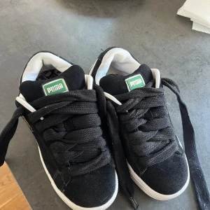 Pumba suede xl  - Säljer dessa pågrund av att dom inte kommer till användning, skit coola och snygga skor! Nypris 1200