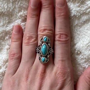 Ring - Fin ring! Kan även skickas med frimärke 18 kr. Säljer massor av smycken, samfraktar gärna