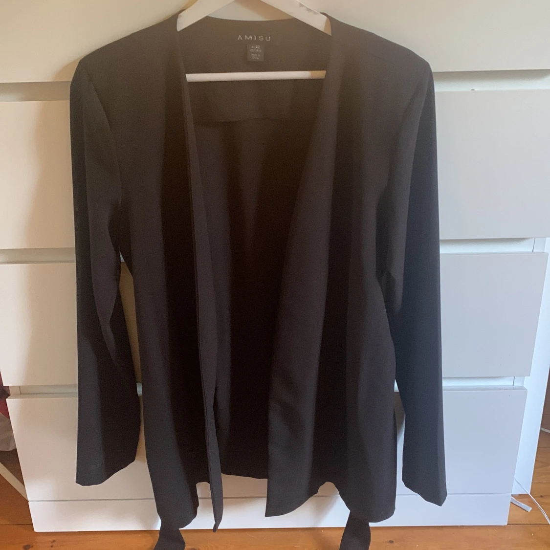 Svart kavaj från Amisu