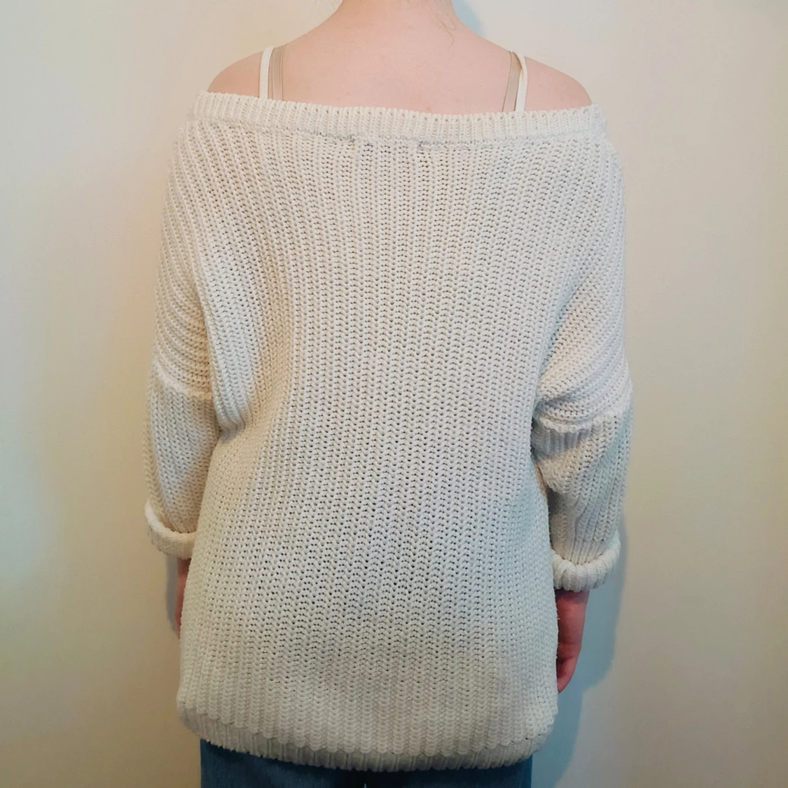 Stickad, vit tröja - 90