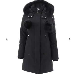 Moose knuckles  - Säljer nu min stirling parka då jag vill köpa en annan jacka  Använd 2 vintrar så den har normalt med slitage för 2 vintrar  Skriv för fler bilder