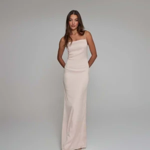 Balklänning - Superfin balklänning använd en gång, slutsåld!🫶🏻