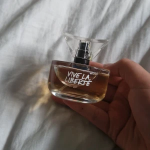 Hickap parfym  - Hej jag säljer denna parfymen eftersom den inte riktigt passar mig.