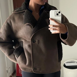 Zara Höstjacka - Slutsåld jacka från Zara, Superbra skick!  Nypris 1095kr 