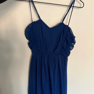 Blå klänninh - Aldrig använd, jätte fin