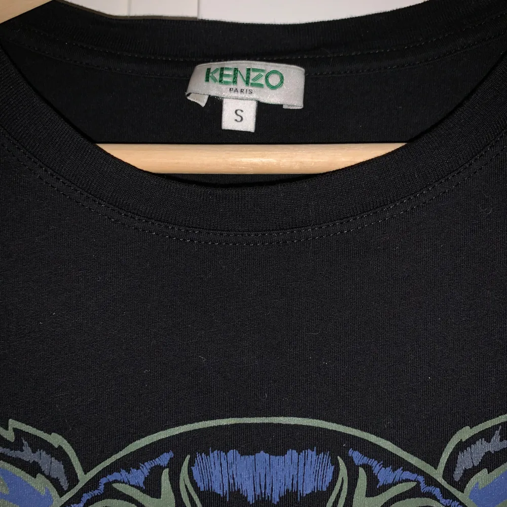 Kenzo t shirt tjejer. T-shirts.