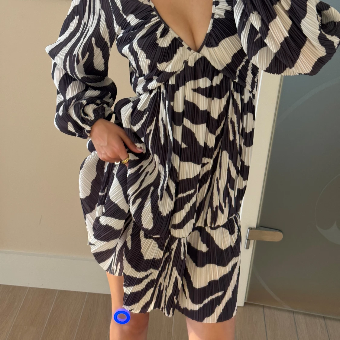 Plisserad klänning från HM - 90