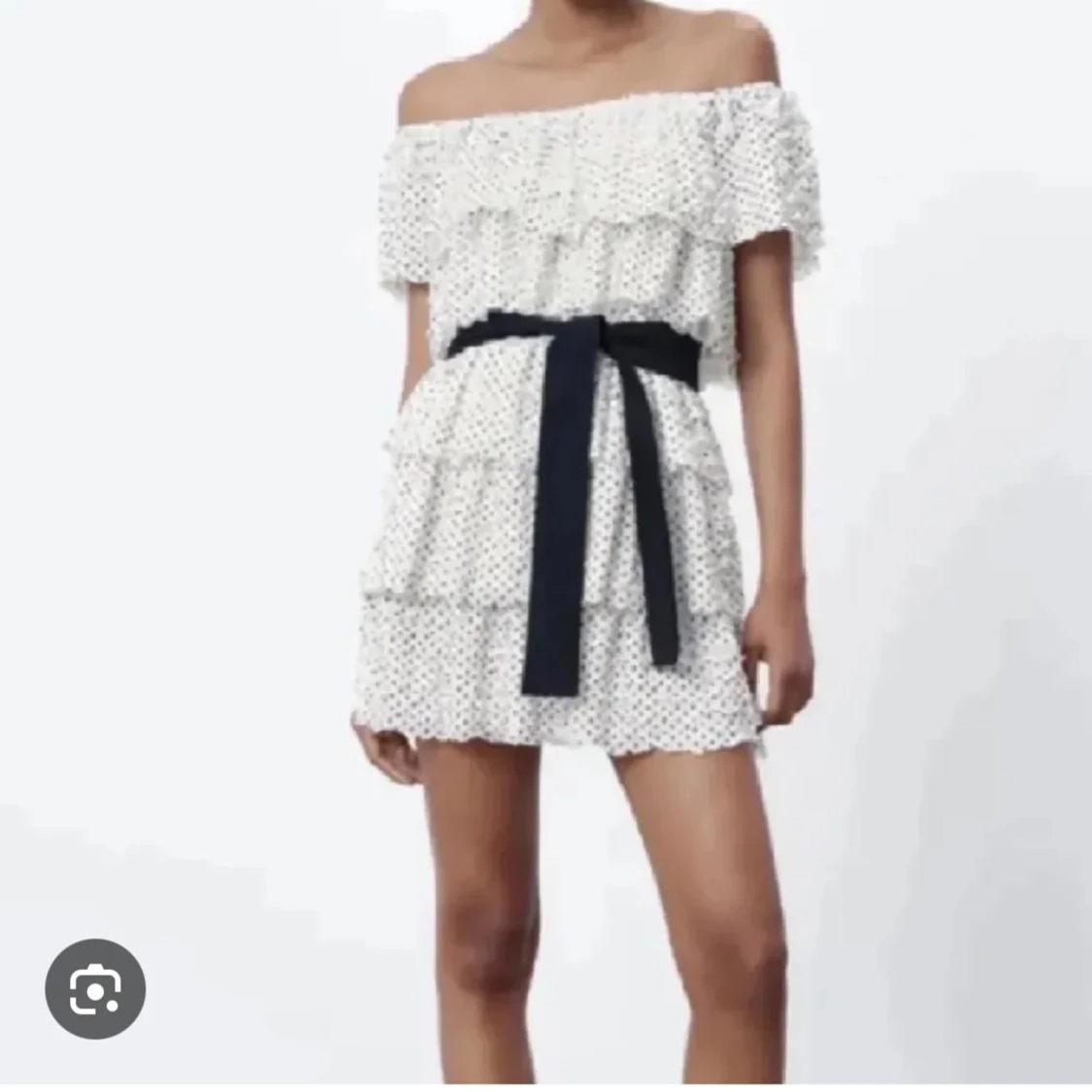 Prickig zara klänning 