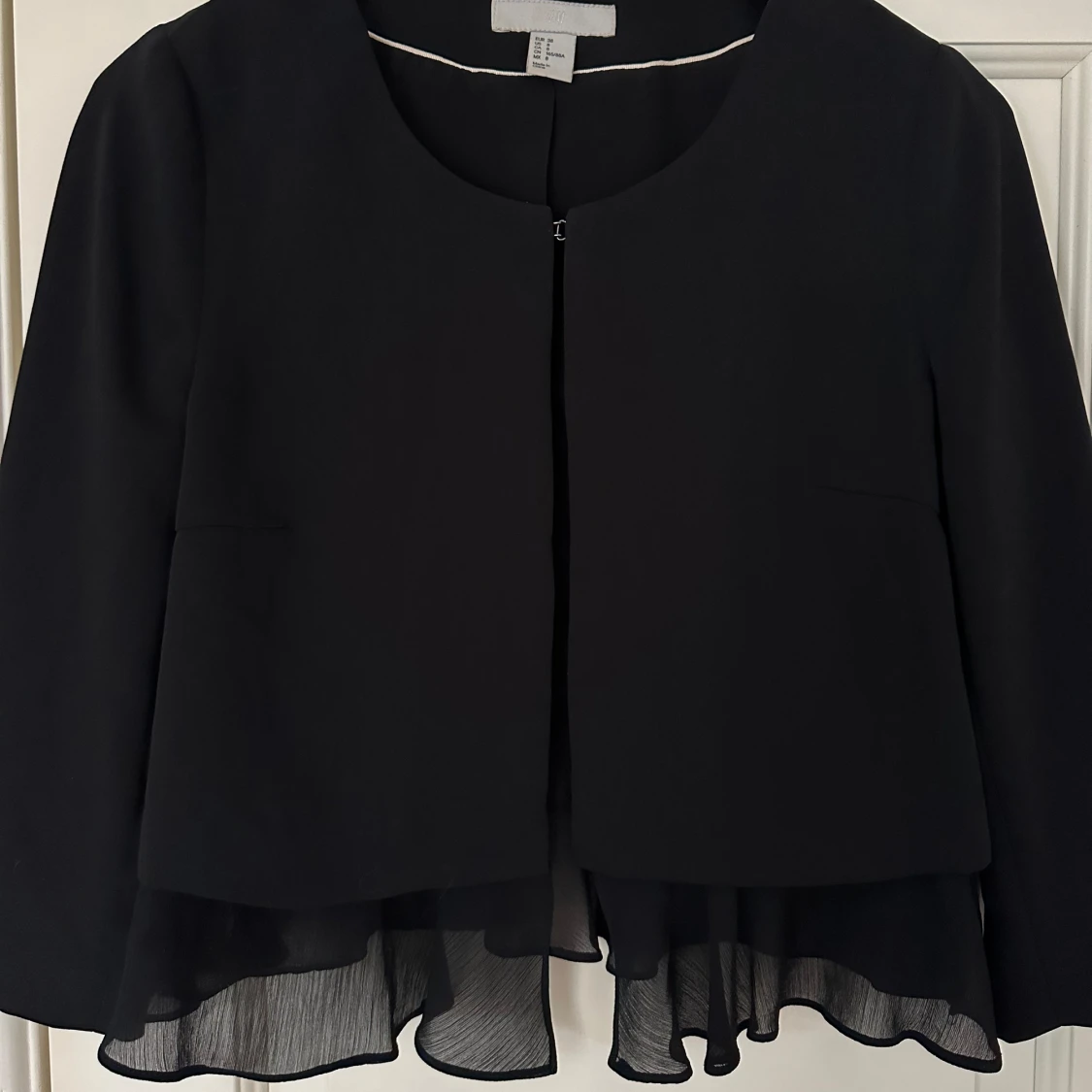 Kort blazer med detaljer - 90