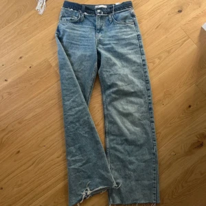 Jeans - Jeans från zara. Använda fåtal gånger. Storlek 38