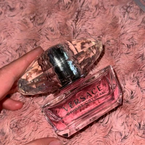 Versace Bright Crystal - Basically full bottle.  I got it as a gift but it's now my taste🥲