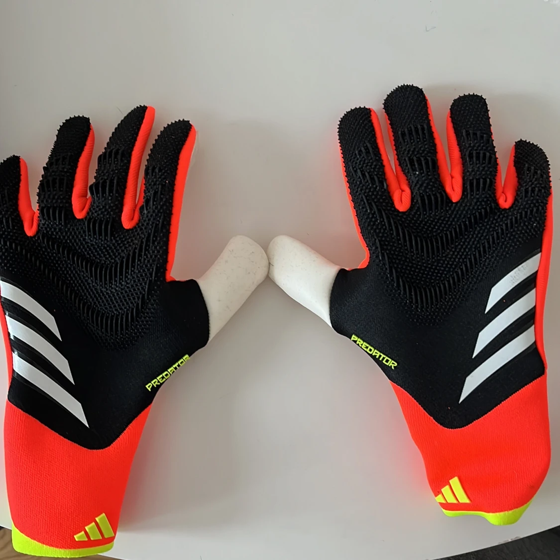 Predator pro målvakthandskar 8,5 - 92