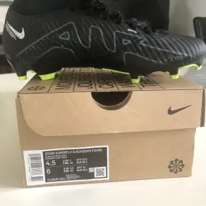 Nike zoom superfly 9 academy FG/Nike superfly.MG, storlek 36,5. Endast använda en träning så i princip helt nya. Nypris 1400kr☺️