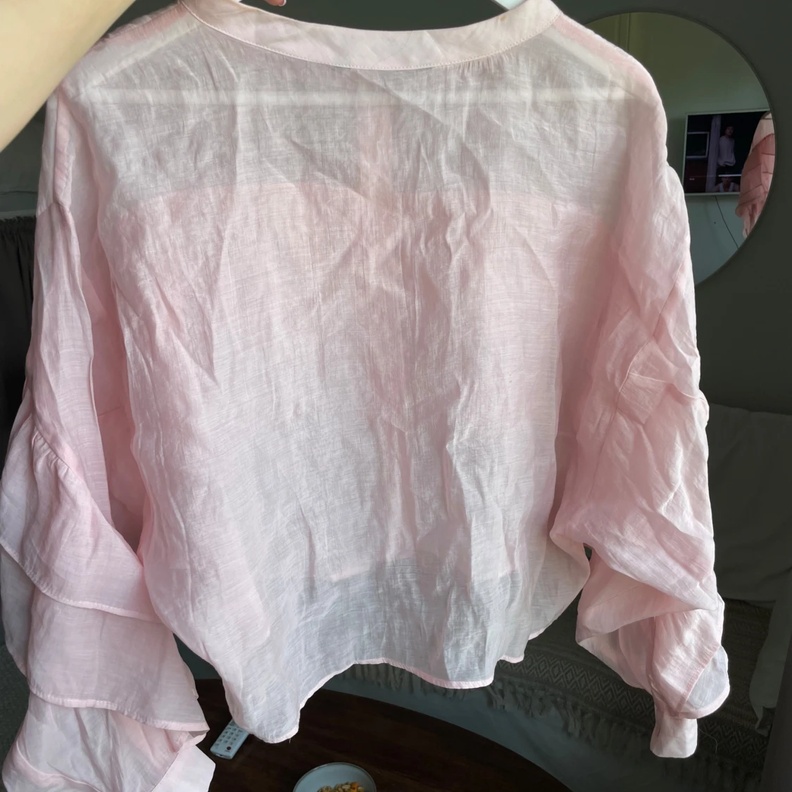 Rosa blus med volanger💕 - 90