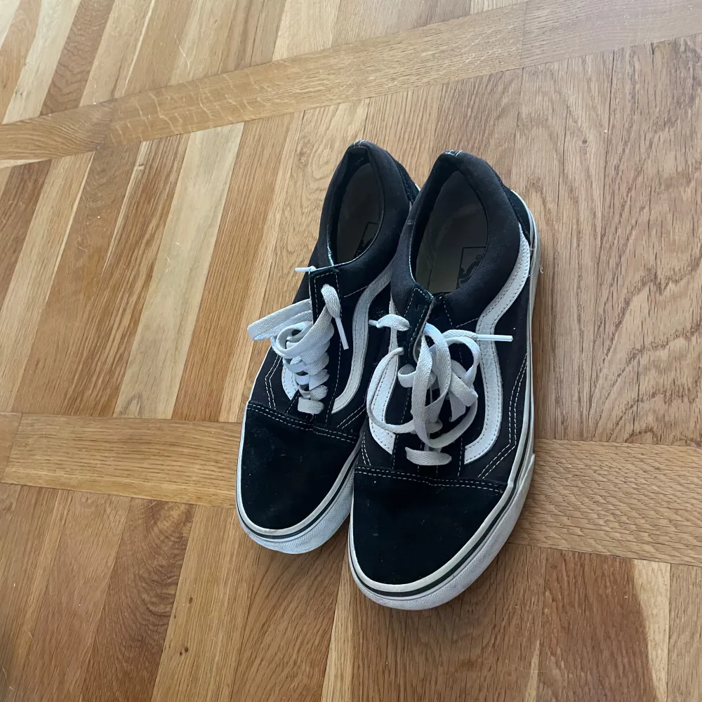 Vans sneakers 39 (större i storleken) Unisex Fint skick och sparsamt använda. Skor.