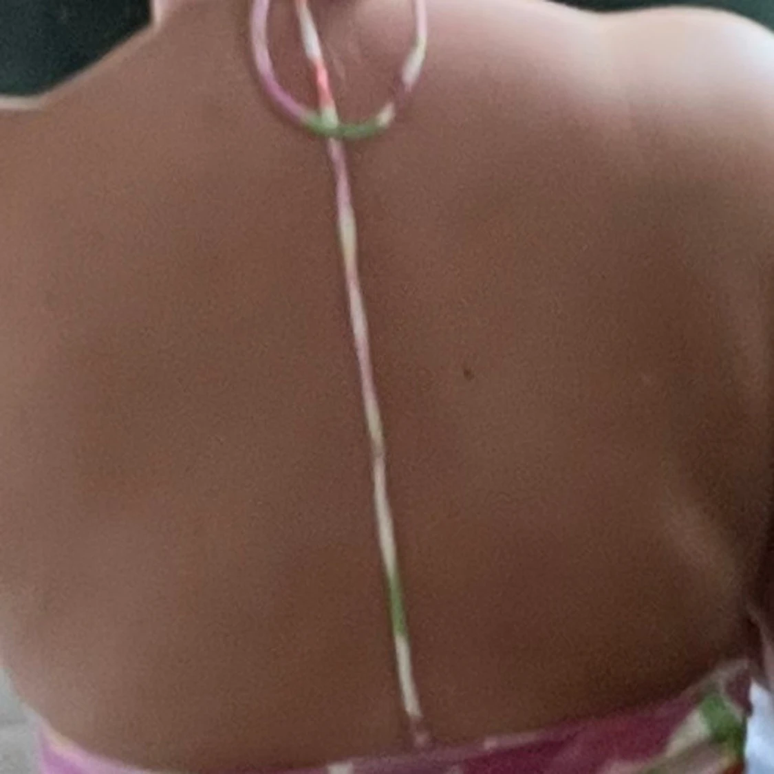 Färgglad blommig halterneck-top - 90