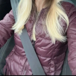 Jacka - Sååå snygg jacka men kommer inte till användning 🐆💗lånade bilder