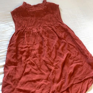 Blus  - Fint linne/blus i orange/röd färg 💓M men skulle säga att den passar S