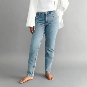 Jeans från Gina Tricot - Storlek 34, mycket fint skick!
