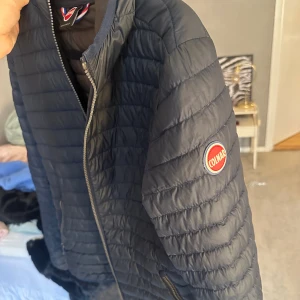 Colmar jacka - Unisex i storlek 164 motsvarar xs-s Nypris ca 3000
