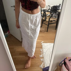 Linne kjol - Super fin! Fint skick. Knappt använd. 