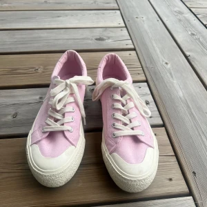 Sneakers  - Använts två gånger!!