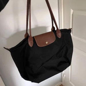 Longchamp - Säljer för den kommer ej till användning