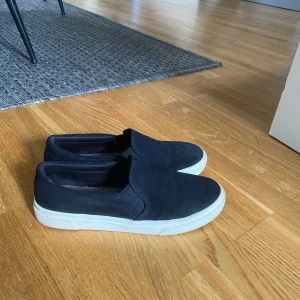 Svarta ballerinaskor/sneakers  - Bra skick 