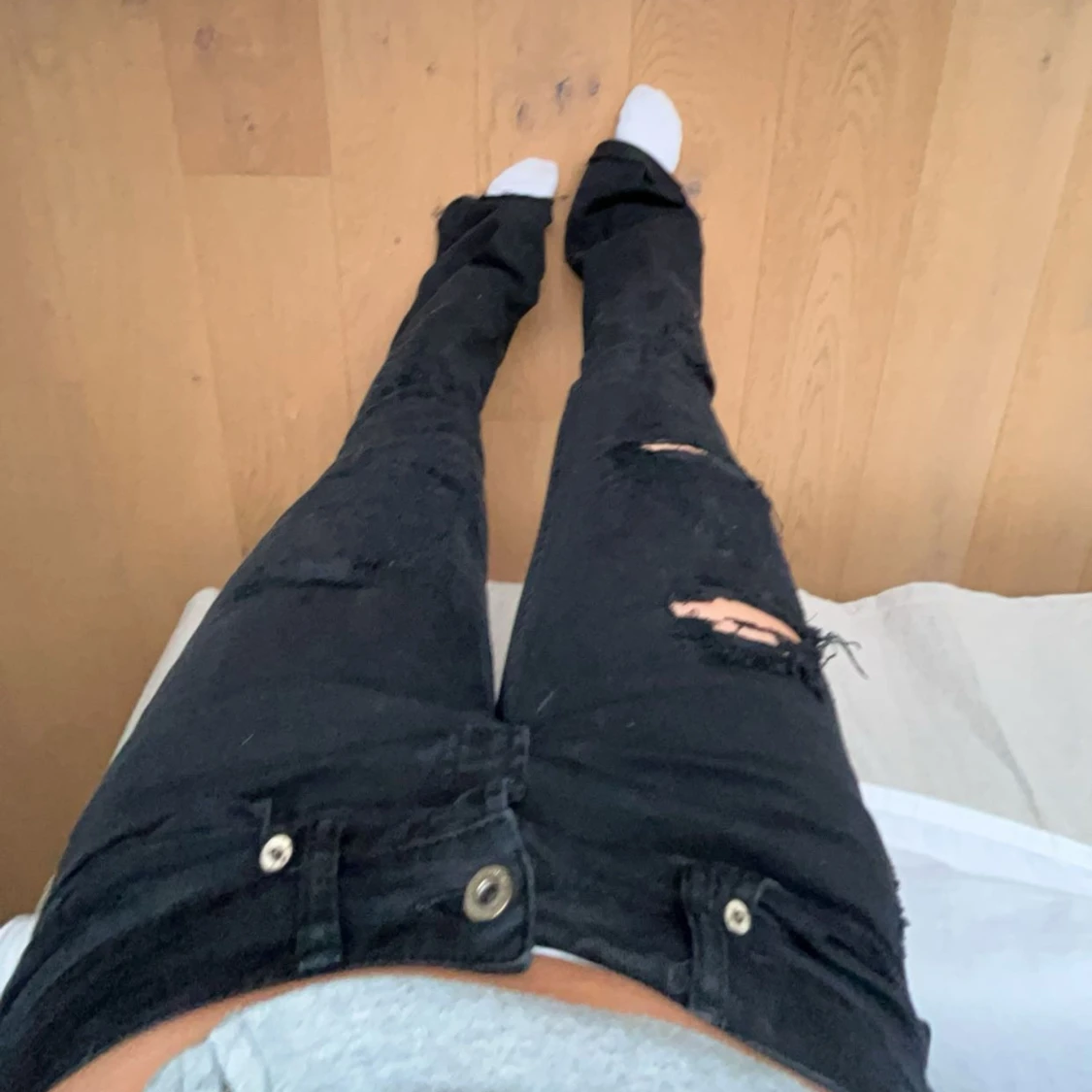 Lågmidjade jeans med hål - 92