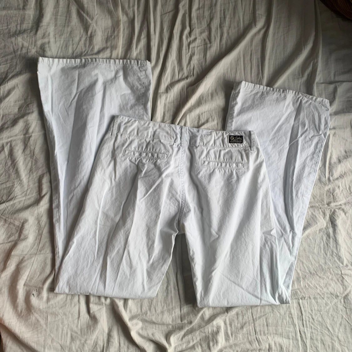 Vita Lågmidjade utsvängda byxor - 90