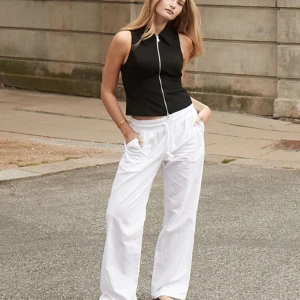 Linnebyxor  - Jag säljer min snygga linnebyxor från Skagen clothing har bara använt dem fåtalsgånger så dem är i bra skick och nypris 800 kr🫶🏻😍