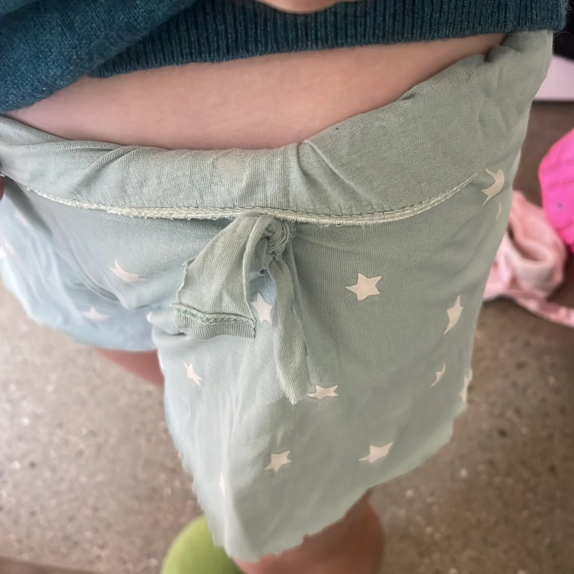 Gröna shorts med stjärnmönster - 90