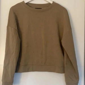 Tröja - Tröja (sweatshirt) från pieces i storlek xs
