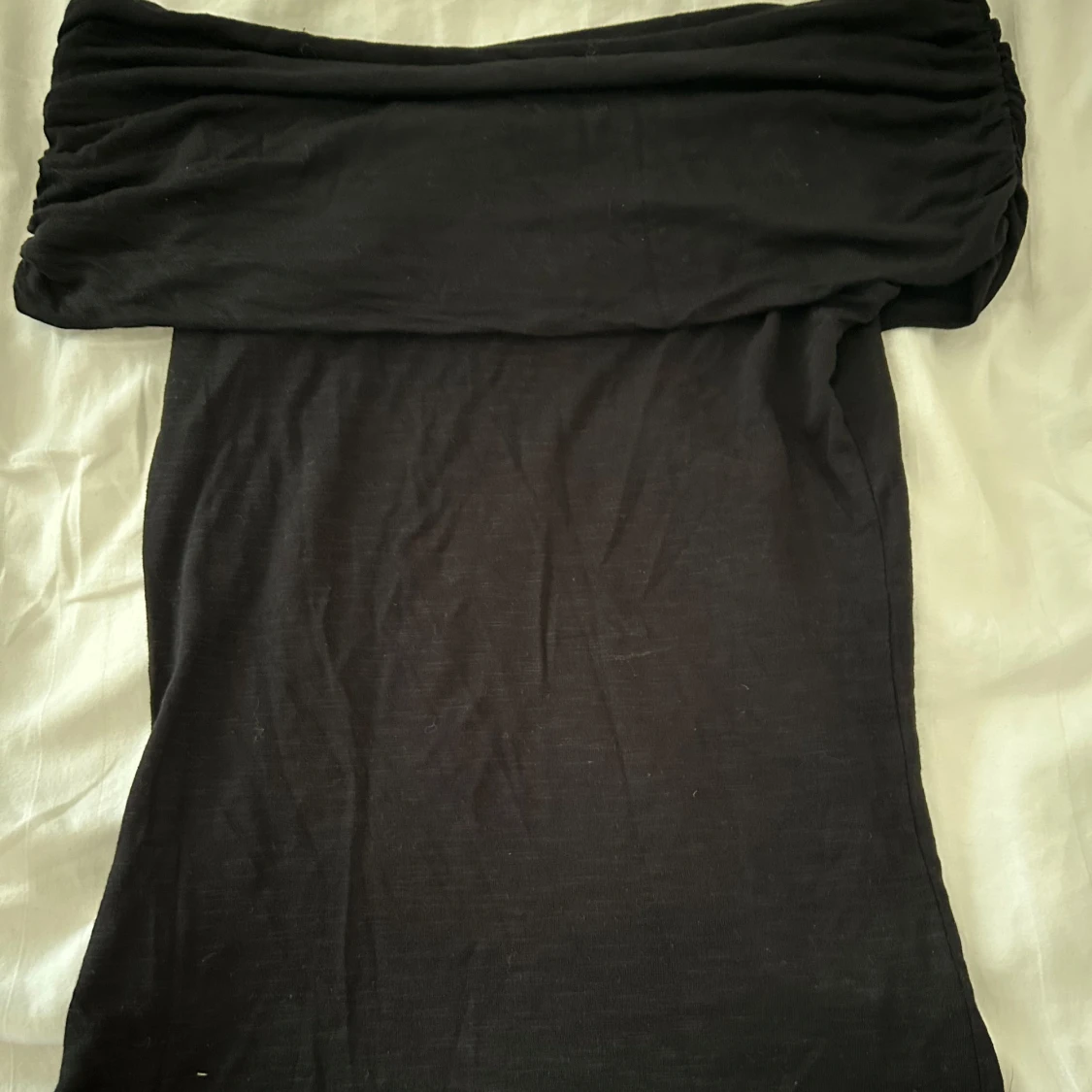 Svart offshoulder topp - 90