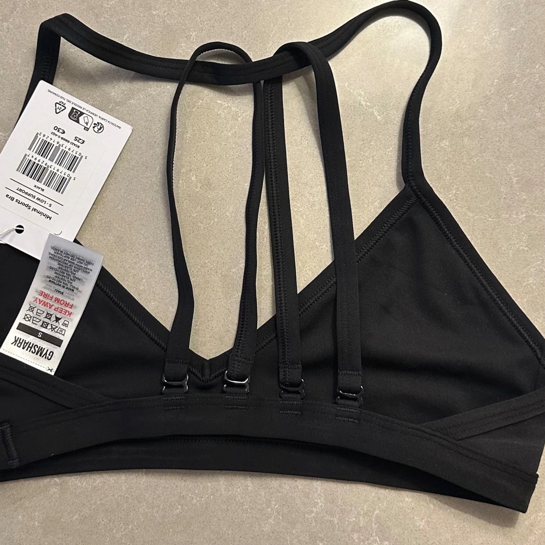 Svart sporttopp från Gymshark - 90