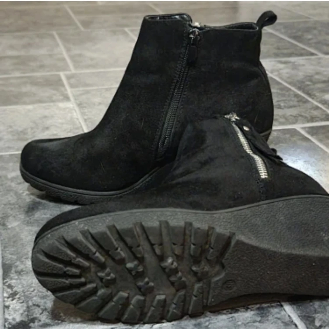 Svarta stövletter stl.38 - 90