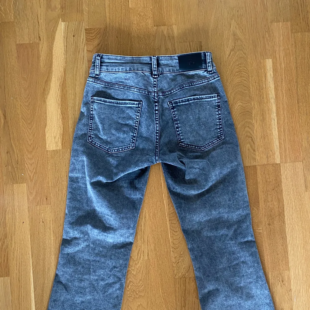 Oanvända . Jeans & Byxor.